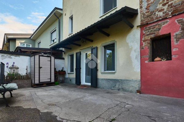 casa indipendente in vendita a Dovera in zona Postino