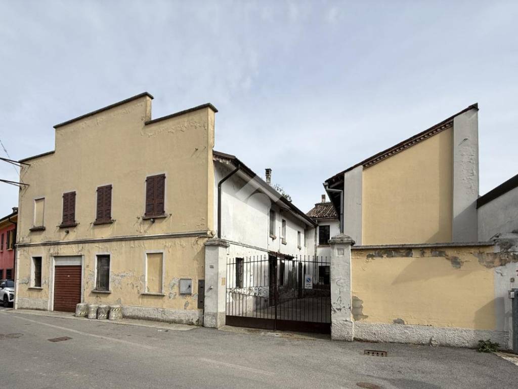 casa indipendente in vendita a Dovera