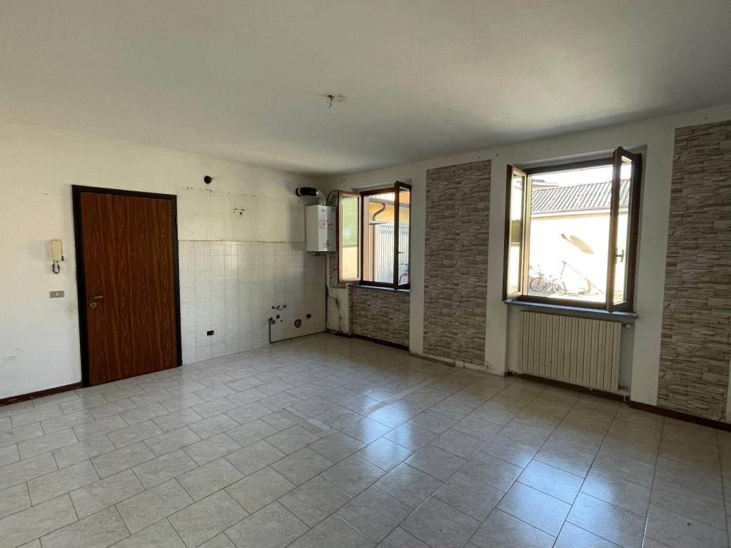 appartamento in vendita a Dovera