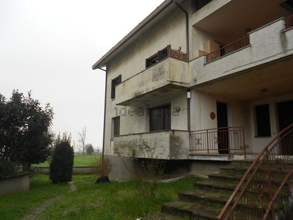 appartamento in vendita a Dovera