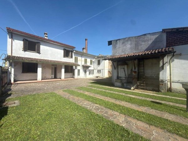 casa indipendente in vendita a Dovera in zona Postino