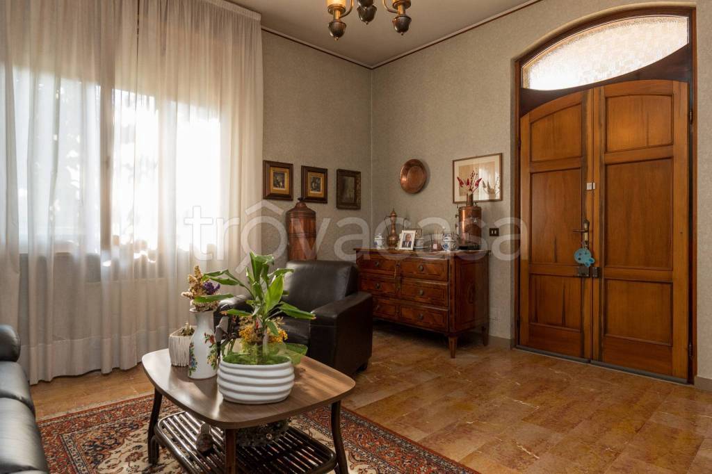 casa indipendente in vendita a Dovera in zona Postino