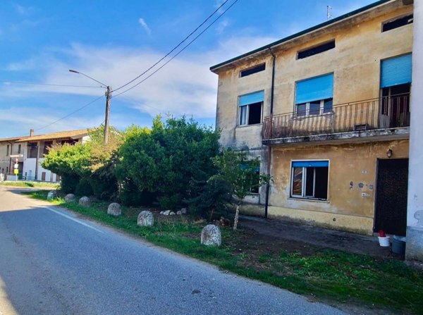 casa indipendente in vendita a Dovera in zona Postino