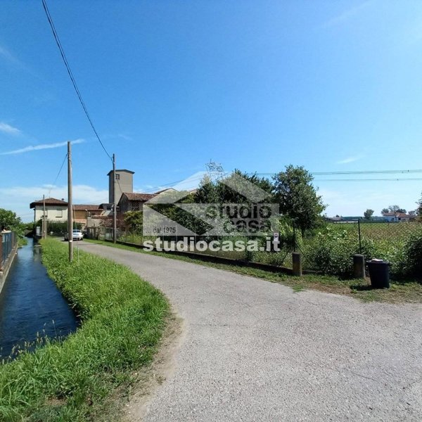 quadrivano in vendita a Dovera in zona Postino