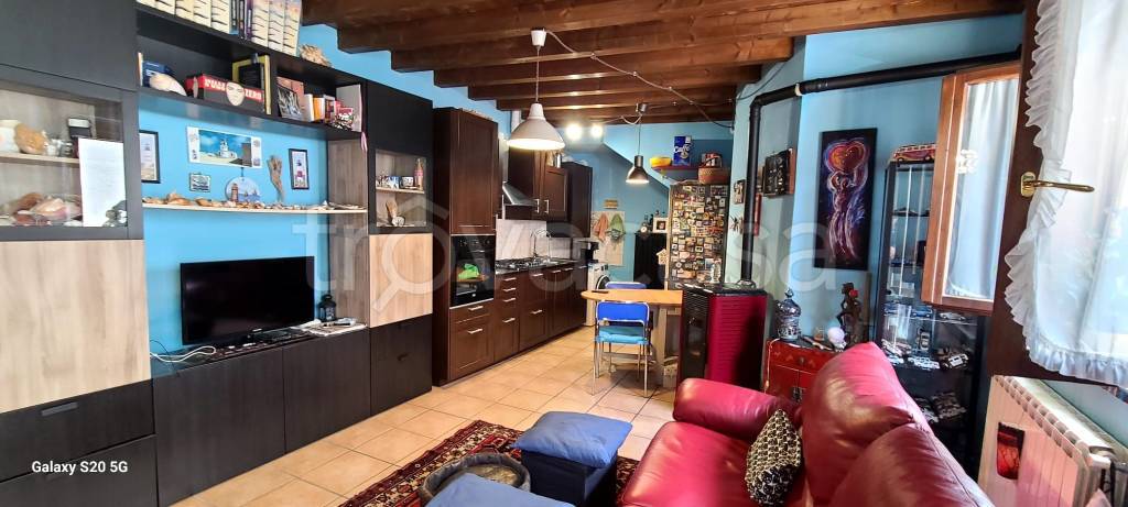 appartamento in vendita a Dovera