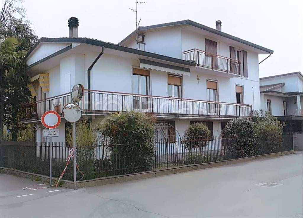 appartamento in vendita a Dovera in zona Postino