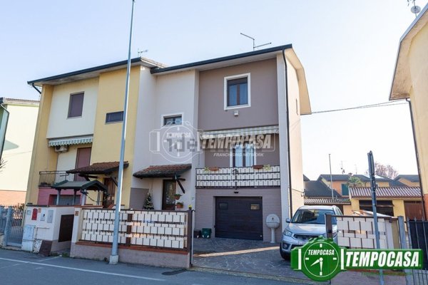 casa indipendente in vendita a Fiesco