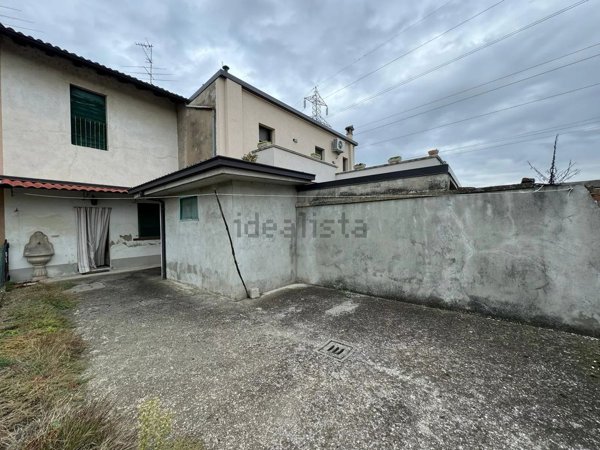 casa indipendente in vendita a Fiesco