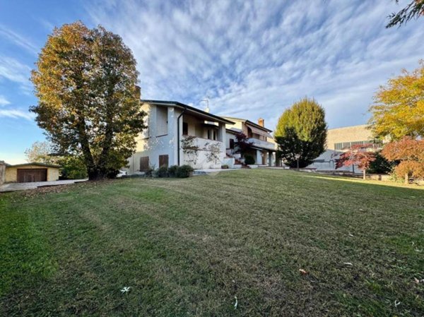 casa indipendente in vendita a Fiesco