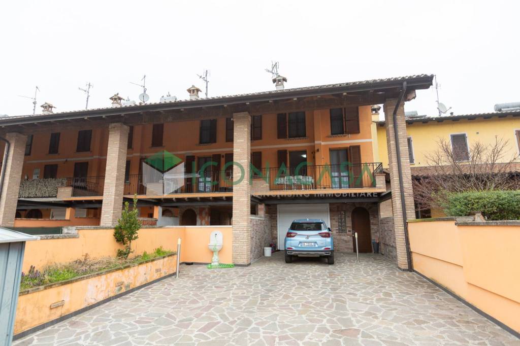 casa indipendente in vendita a Fiesco