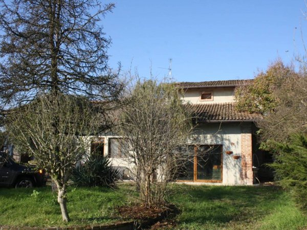 casa indipendente in vendita a Formigara
