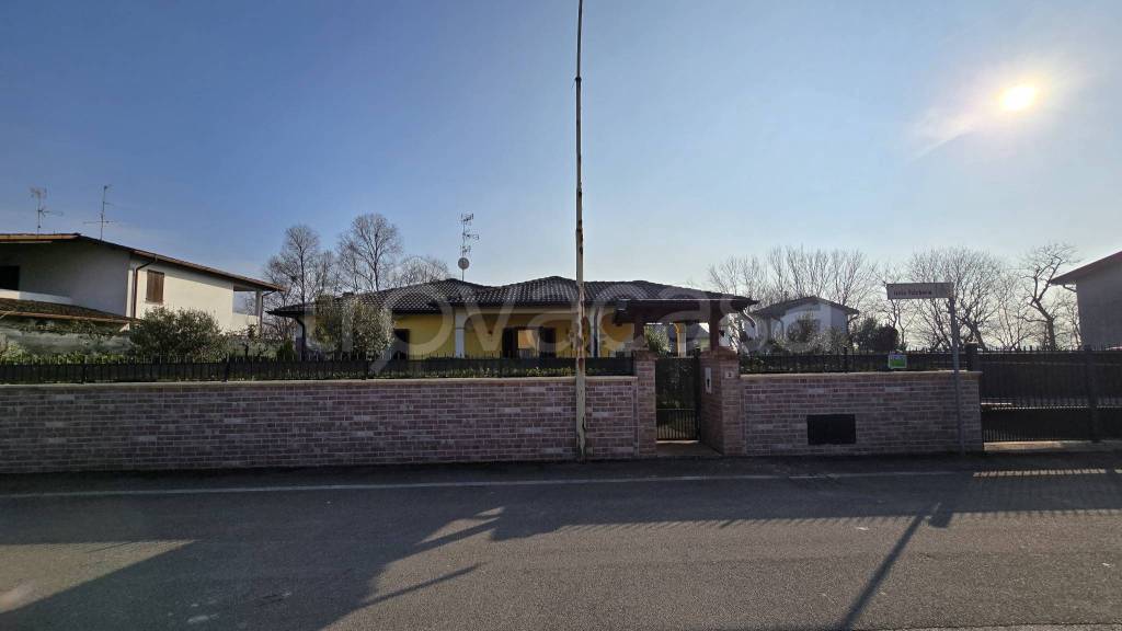 casa indipendente in vendita a Formigara in zona Cornaleto