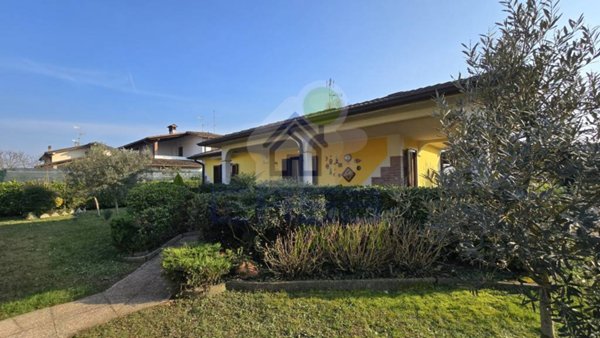 casa indipendente in vendita a Formigara in zona Cornaleto