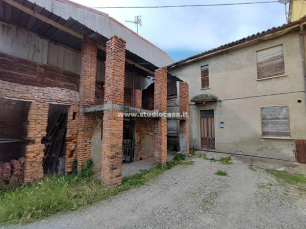 casa indipendente in vendita a Formigara