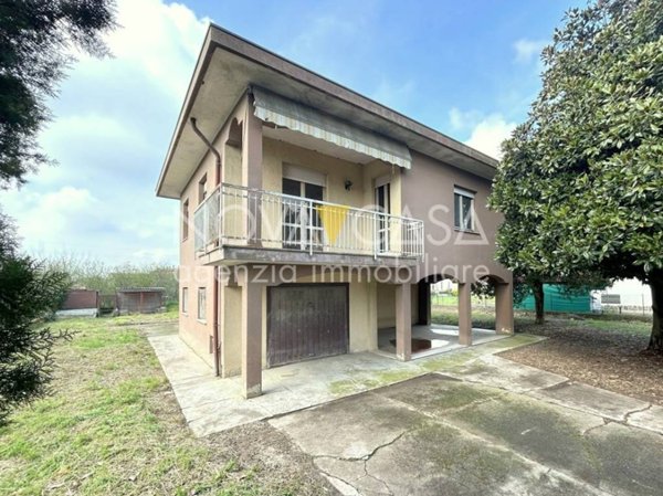 casa indipendente in vendita a Formigara in zona Cornaleto