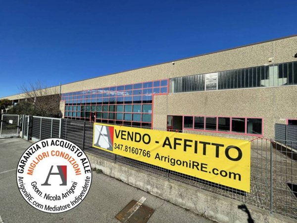 locale commerciale in vendita a Formigara