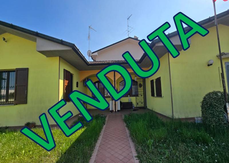 casa indipendente in vendita a Formigara