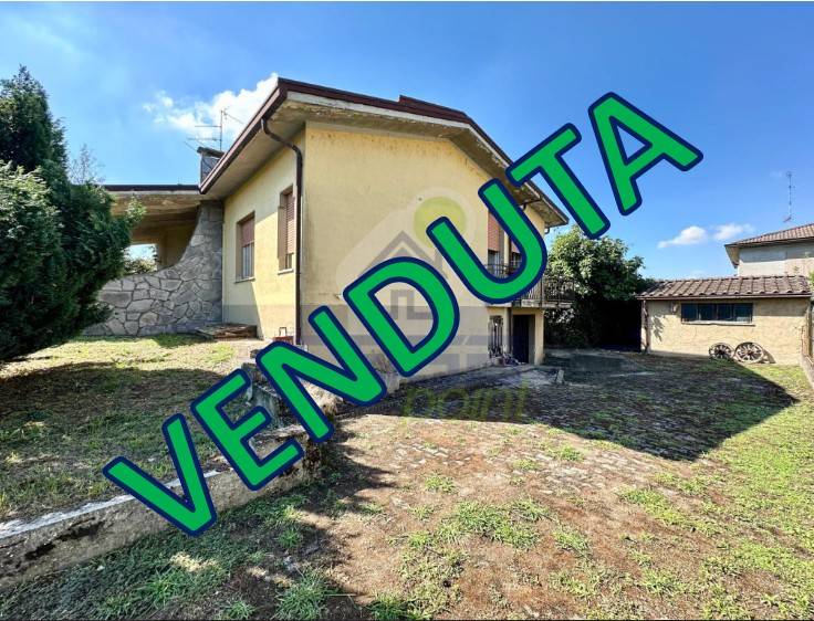 casa indipendente in vendita a Formigara