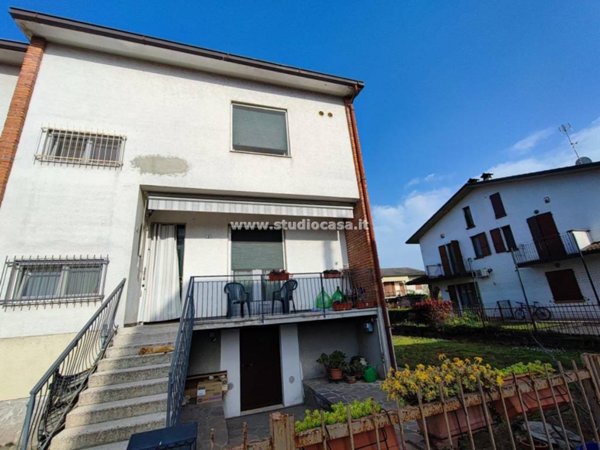 casa indipendente in vendita a Formigara