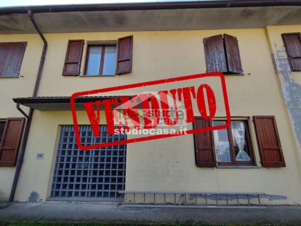 casa indipendente in vendita a Formigara