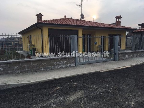 casa indipendente in vendita a Formigara
