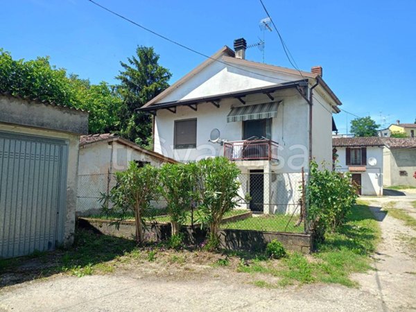 casa indipendente in vendita a Formigara