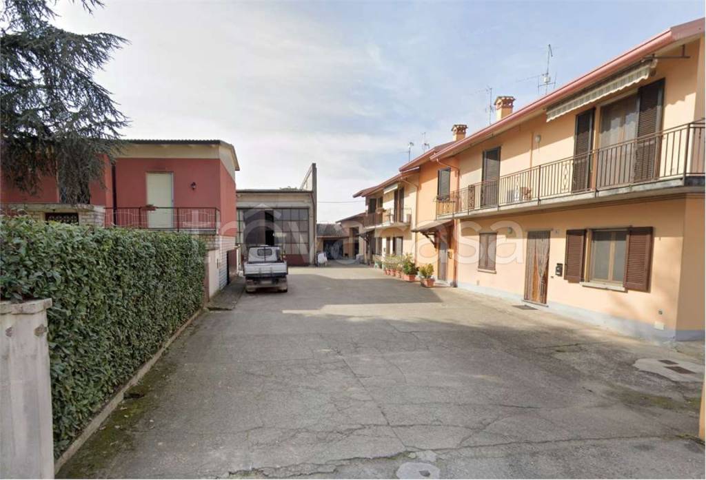 locale commerciale in vendita a Gabbioneta-Binanuova in zona Gabbioneta