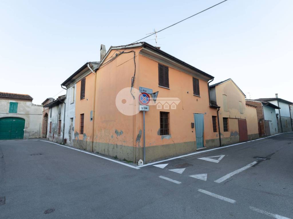 casa indipendente in vendita a Gabbioneta-Binanuova in zona Gabbioneta