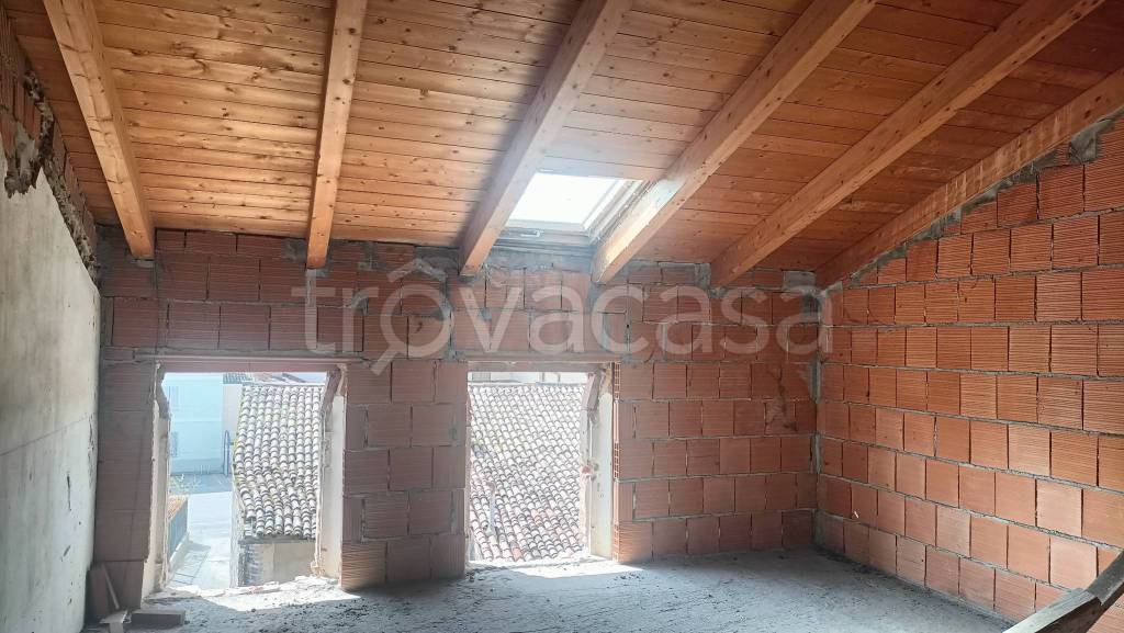 casa indipendente in vendita a Gabbioneta-Binanuova in zona Binanuova
