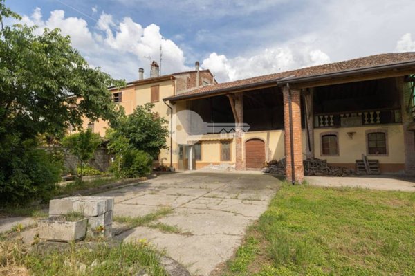 casa indipendente in vendita a Gabbioneta-Binanuova in zona Gabbioneta