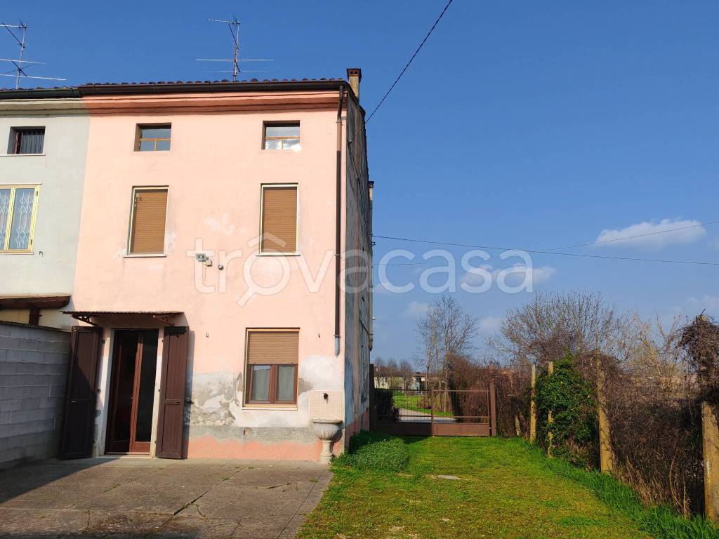 casa indipendente in vendita a Gabbioneta-Binanuova in zona Gabbioneta