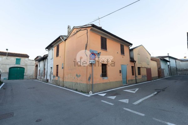 casa indipendente in vendita a Gabbioneta-Binanuova in zona Gabbioneta