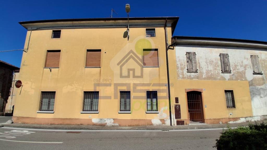 casa indipendente in vendita a Gabbioneta-Binanuova in zona Gabbioneta