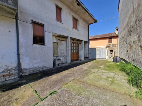 casa indipendente in vendita a Gabbioneta-Binanuova in zona Gabbioneta