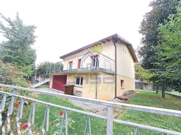 casa indipendente in vendita a Gadesco-Pieve Delmona