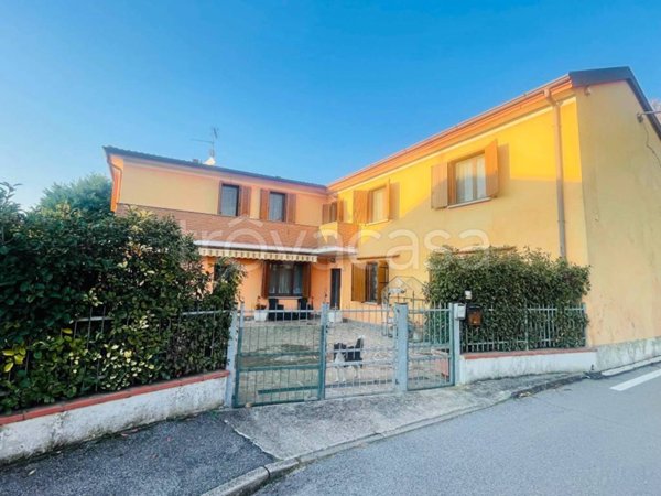 casa indipendente in vendita a Gadesco-Pieve Delmona
