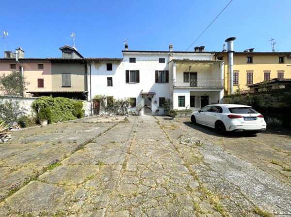 casa indipendente in vendita a Gadesco-Pieve Delmona in zona Pieve Delmona