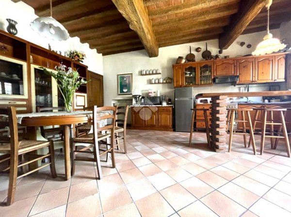 casa indipendente in vendita a Gadesco-Pieve Delmona in zona Pieve Delmona