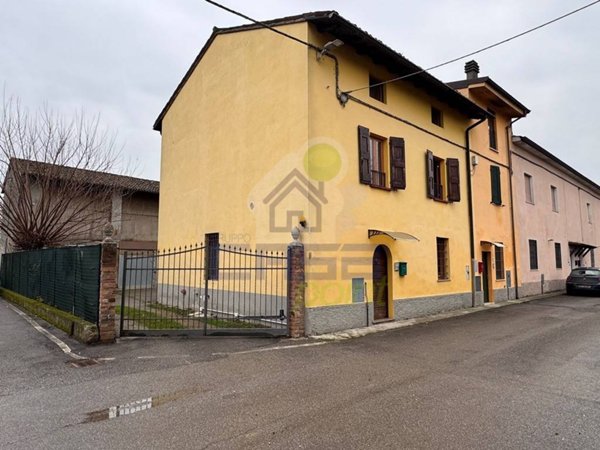 casa indipendente in vendita a Gadesco-Pieve Delmona