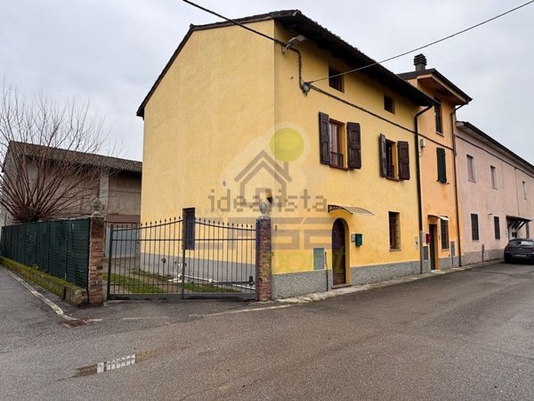 pentavano in vendita a Gadesco-Pieve Delmona