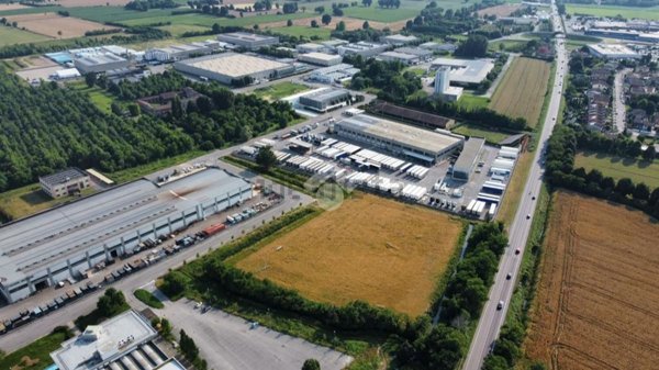 terreno industriale in vendita a Gadesco-Pieve Delmona
