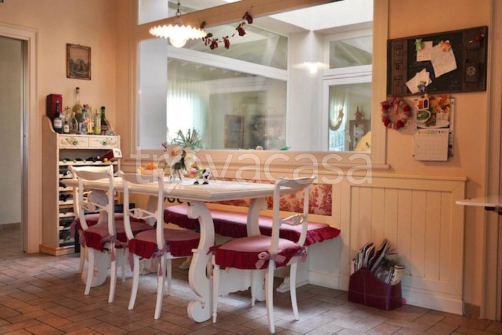 casa indipendente in vendita a Gadesco-Pieve Delmona in zona Gadesco