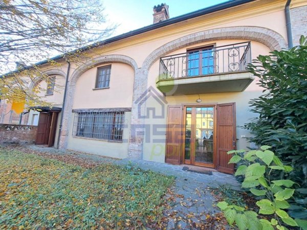 casa indipendente in vendita a Gadesco-Pieve Delmona