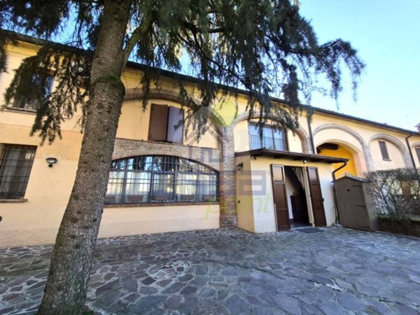 casa indipendente in vendita a Gadesco-Pieve Delmona