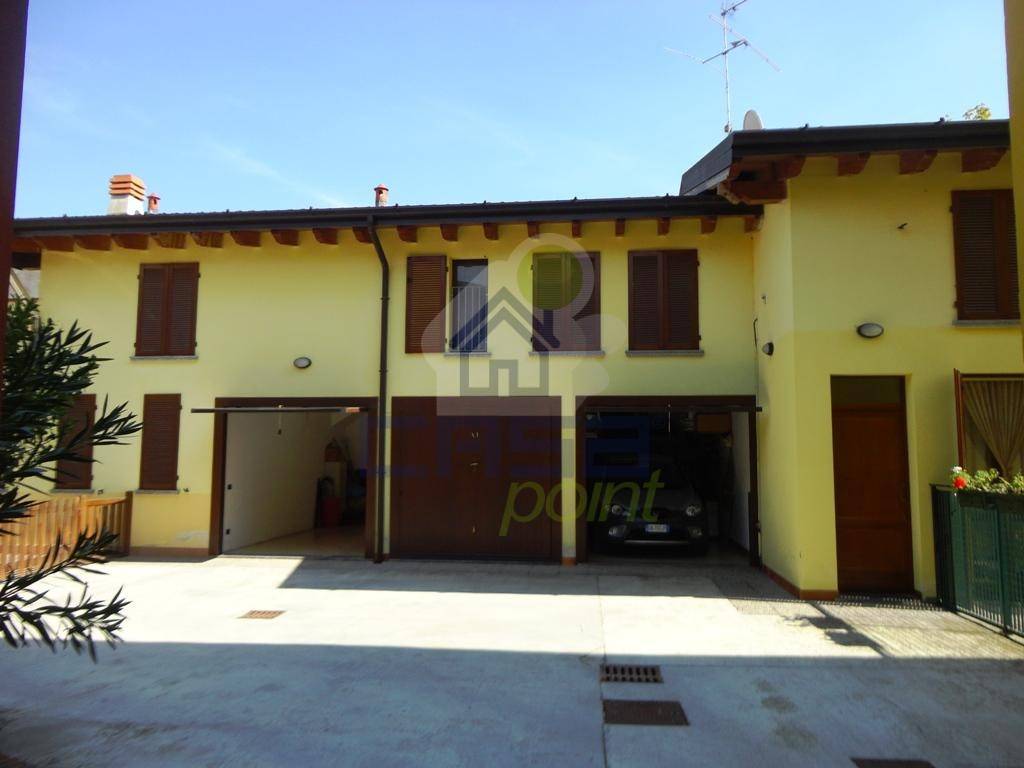 appartamento in vendita a Gadesco-Pieve Delmona