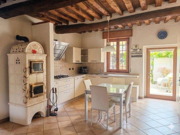 casa indipendente in vendita a Gadesco-Pieve Delmona
