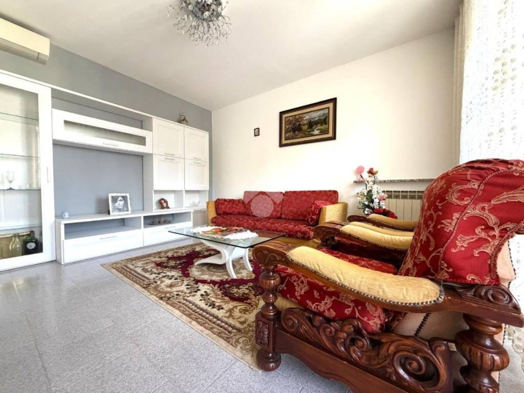 casa indipendente in vendita a Gadesco-Pieve Delmona in zona Ardole San Marino