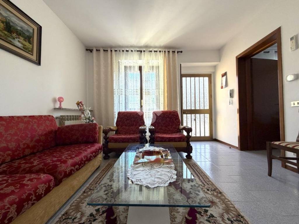 casa indipendente in vendita a Gadesco-Pieve Delmona in zona Ardole San Marino