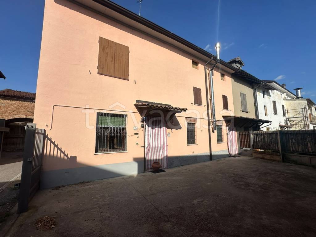casa indipendente in vendita a Gadesco-Pieve Delmona in zona Cà de' Quinzani