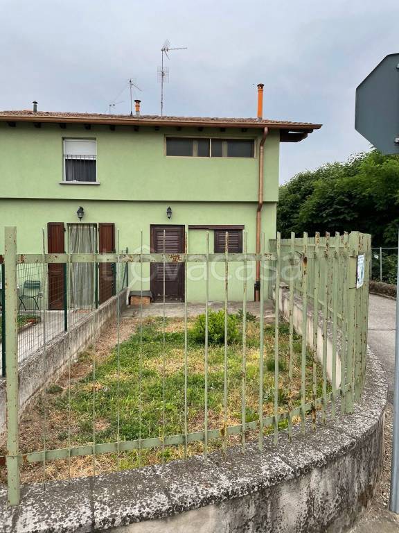 casa indipendente in vendita a Genivolta